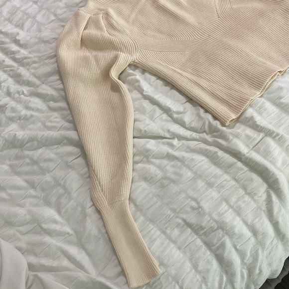 Zara sweater - Picture 2 of 3